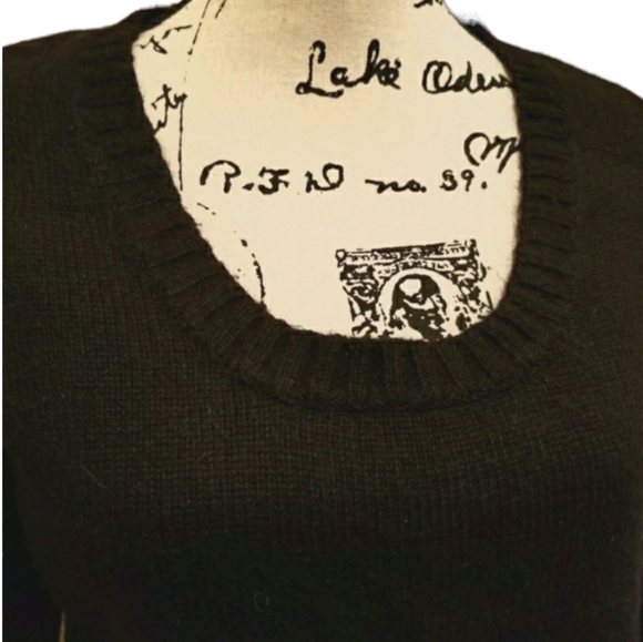 ⚫ Angora Sweater - Picture 2 of 5